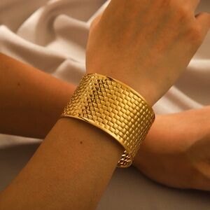 Elegant Gold Cuff Bracelet